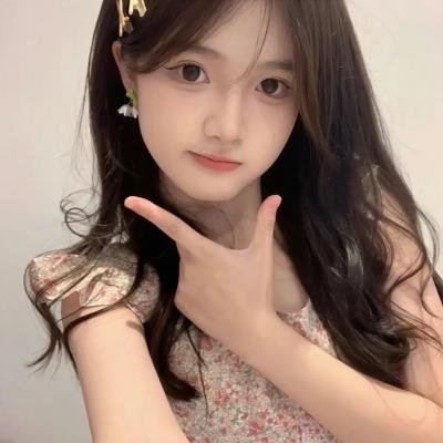 追梦的黎族女娃娃